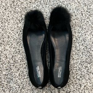 New Michael Kors Remi rabbit fur Pom Pom ballet flat. Size 8.